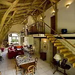 La Vayssade - Maison D'hôtes - Jacuzzi, Piscine&truffes Affittacamere