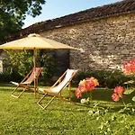 La Vayssade - Maison D'hôtes - Jacuzzi, Piscine&truffes Lalbenque