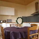 La Vayssade - Maison D'hôtes - Jacuzzi, Piscine&truffes Affittacamere 4*