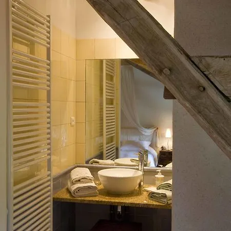La Vayssade - Maison D'hotes - Jacuzzi, Piscine & Truffes 4*