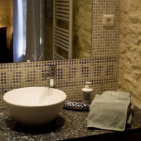 La Vayssade - Maison D'hotes - Jacuzzi, Piscine & Truffes Lalbenque