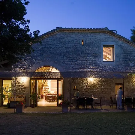 Casa de hóspedes La Vayssade - Maison D'hôtes - Jacuzzi, Piscine&truffes Lalbenque