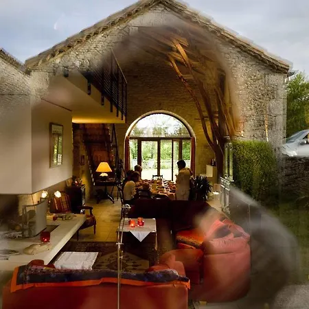 La Vayssade - Maison D'hotes - Jacuzzi, Piscine & Truffes 4* Lalbenque