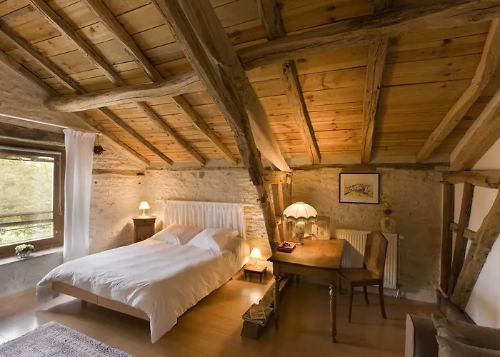 La Vayssade - Maison D'hotes - Jacuzzi, Piscine & Truffes 4* Lalbenque