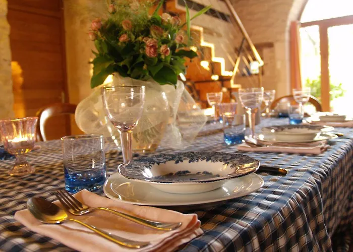 게스트하우스 La Vayssade - Maison D'hotes - Jacuzzi, Piscine & Truffes Lalbenque