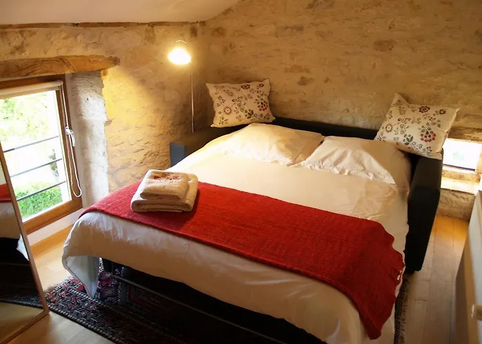 La Vayssade - Maison D'hotes - Jacuzzi, Piscine & Truffes 4* Lalbenque