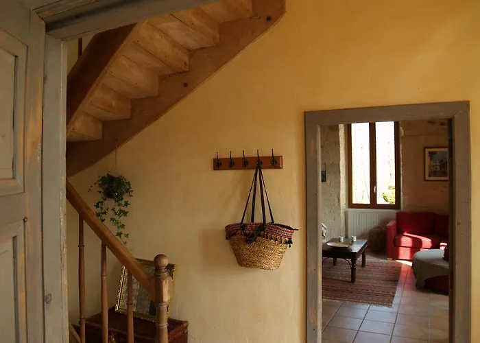 La Vayssade - Maison D'hotes - Jacuzzi, Piscine & Truffes 게스트하우스 4*