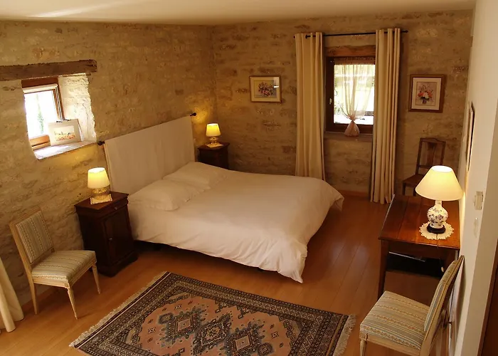 La Vayssade - Maison D'hotes - Jacuzzi, Piscine & Truffes 4* Lalbenque