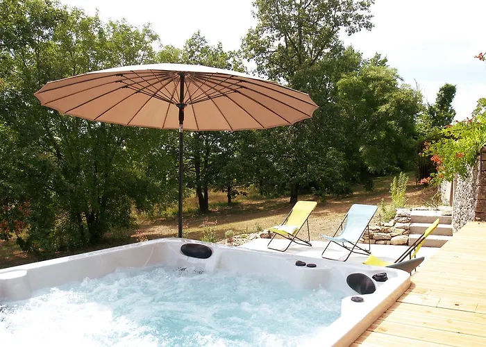 게스트하우스 La Vayssade - Maison D'hotes - Jacuzzi, Piscine & Truffes Lalbenque