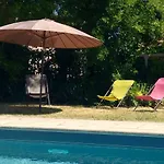 La Vayssade - Maison D'hotes - Jacuzzi, Piscine & Truffes Lalbenque