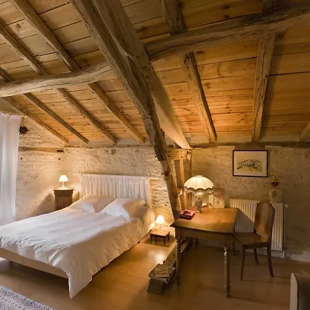 La Vayssade - Maison D'hôtes - Jacuzzi, Piscine&truffes 4* Lalbenque