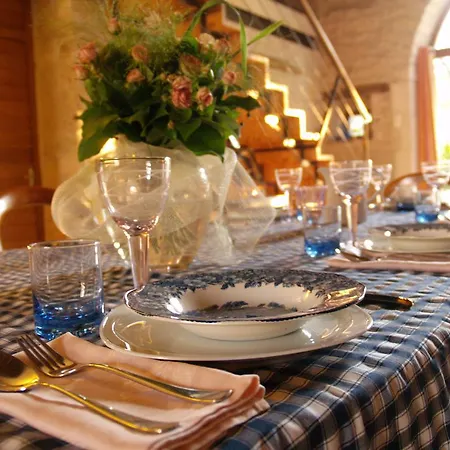 Maison d'hôtes La Vayssade - Maison D'hôtes - Jacuzzi, Piscine&truffes Lalbenque